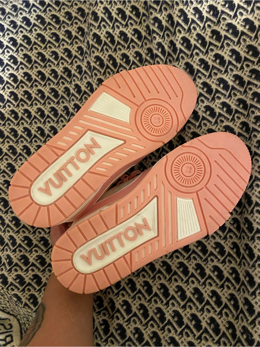 Louis Vuitton Pink and White Women's Sneakers - Picture 6 of 9